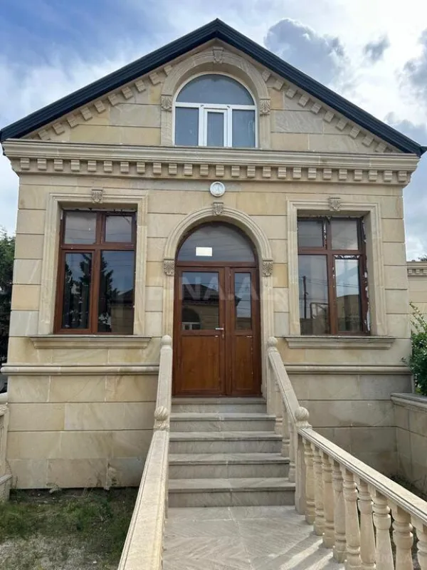 Satılır 6 otaqlı həyət evi 265 m²