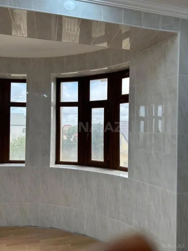 Satılır 6 otaqlı həyət evi 265 m²