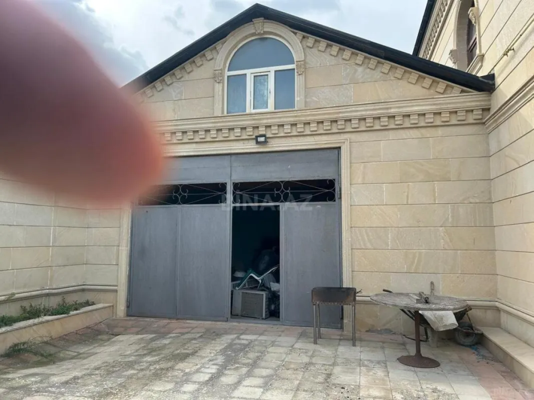 Satılır 6 otaqlı həyət evi 265 m²