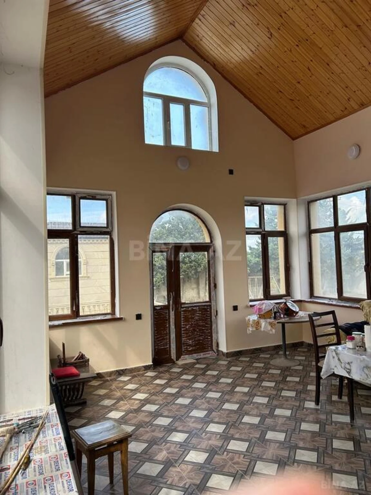 Satılır 6 otaqlı həyət evi 265 m²