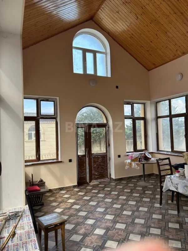 Satılır 6 otaqlı həyət evi 265 m²