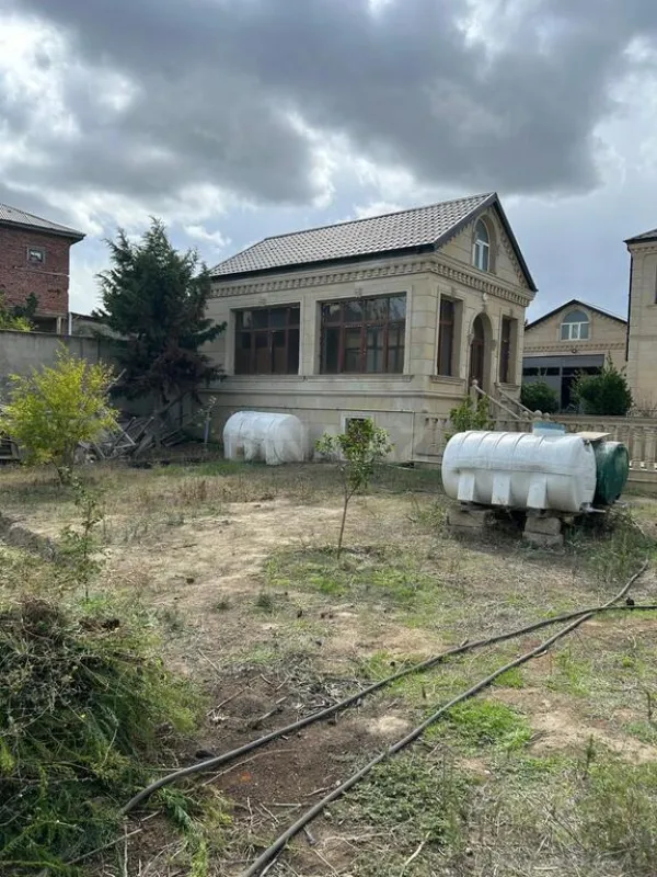 Satılır 6 otaqlı həyət evi 265 m²