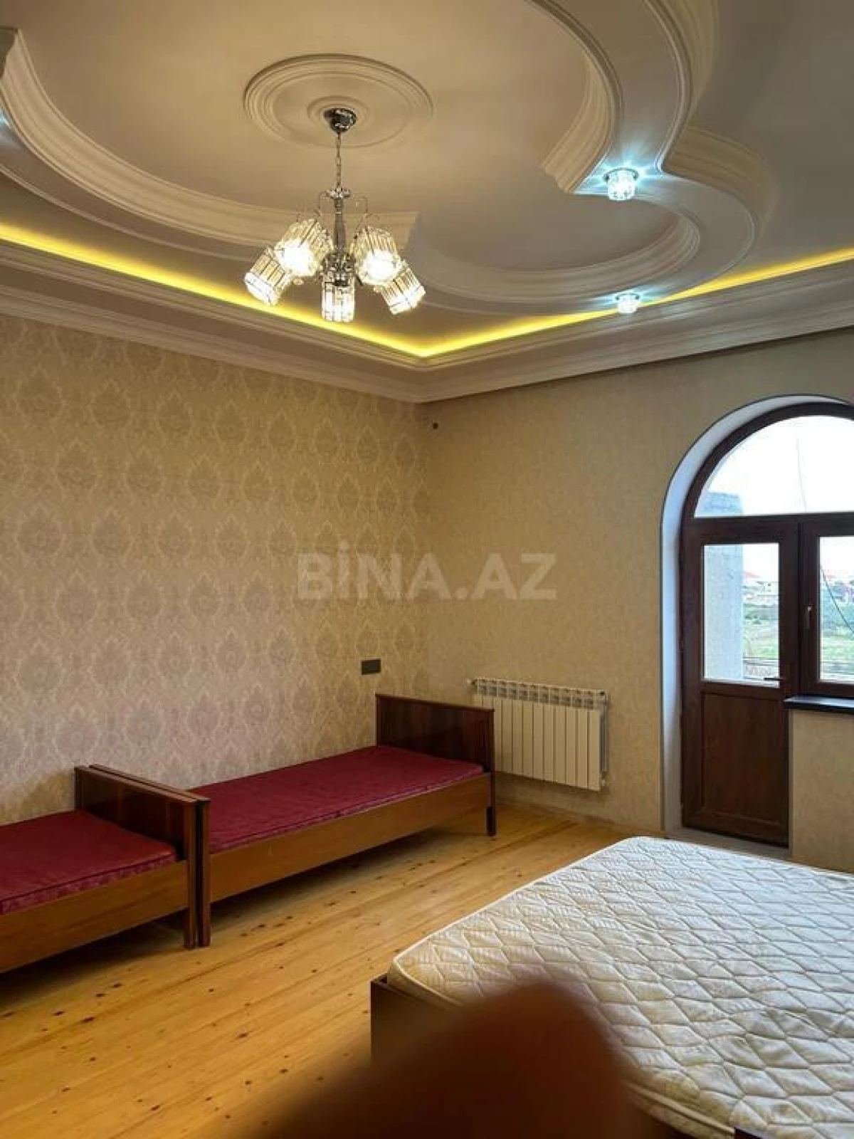 Satılır 6 otaqlı həyət evi 265 m²