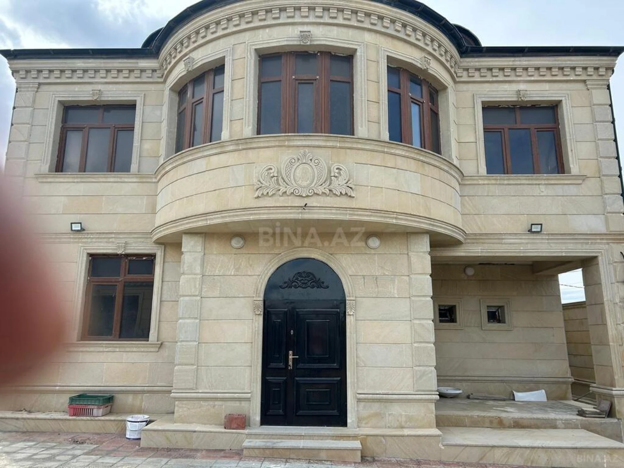 Satılır 6 otaqlı həyət evi 265 m²