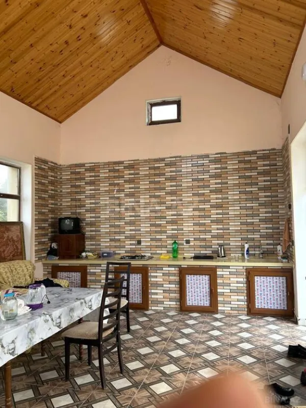 Satılır 6 otaqlı həyət evi 265 m²