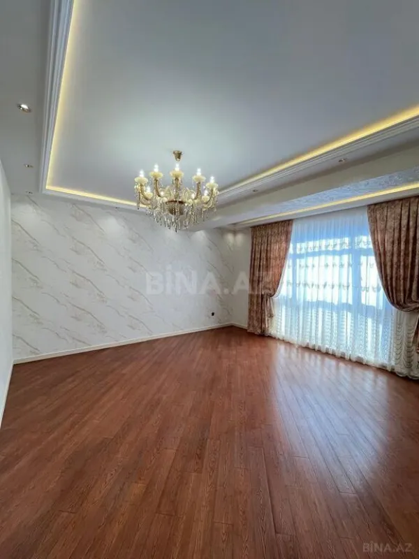 Satılır 3 otaqlı mənzil 154 m²