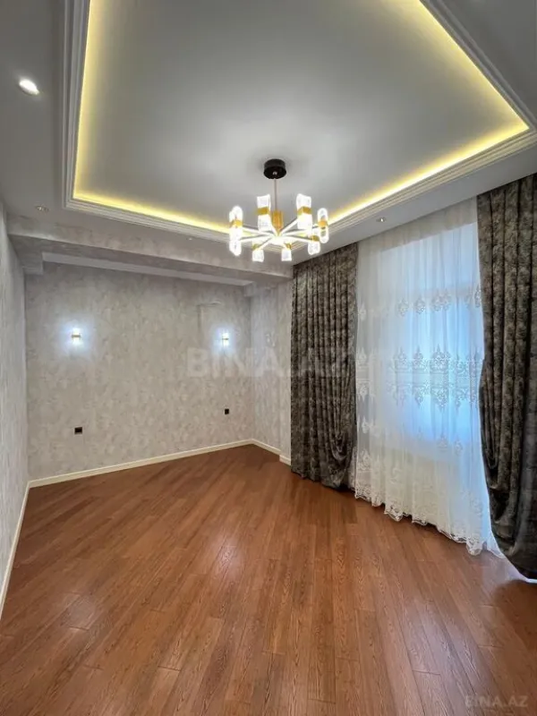 Satılır 3 otaqlı mənzil 154 m²