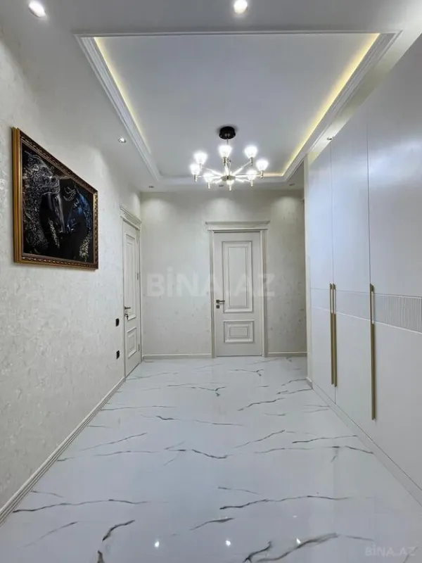 Satılır 3 otaqlı mənzil 154 m²
