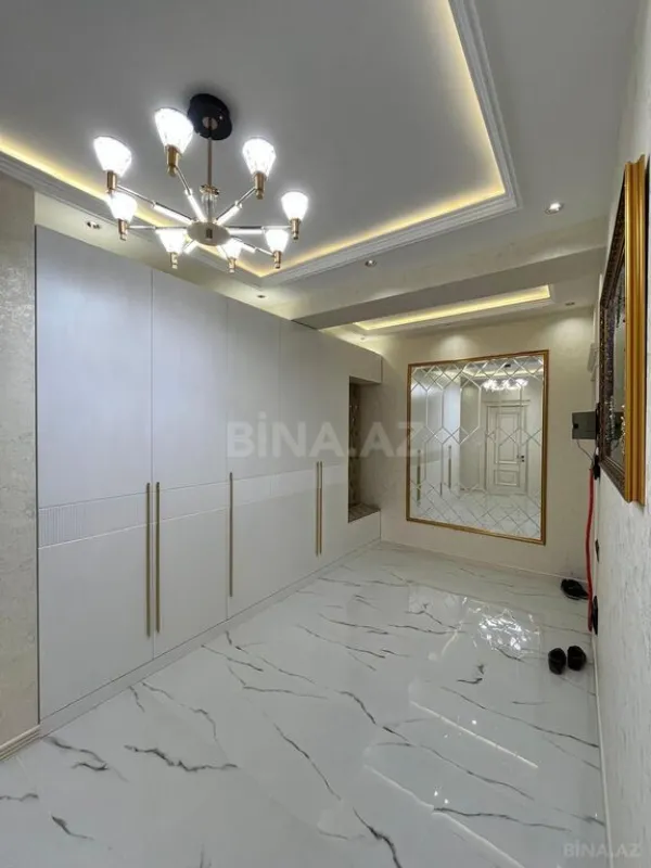 Satılır 3 otaqlı mənzil 154 m²