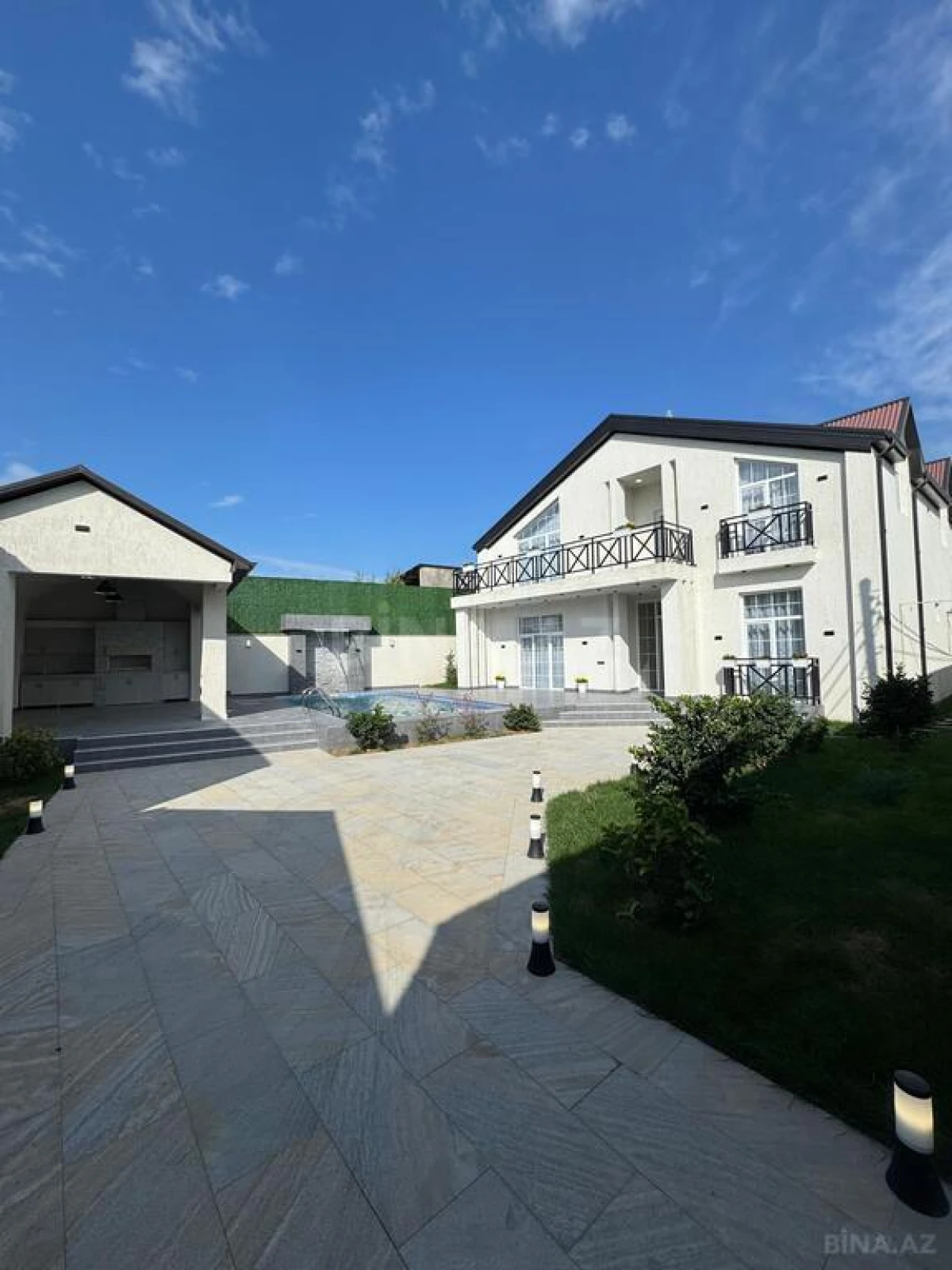Satılır 6 otaqlı həyət evi 250 m²