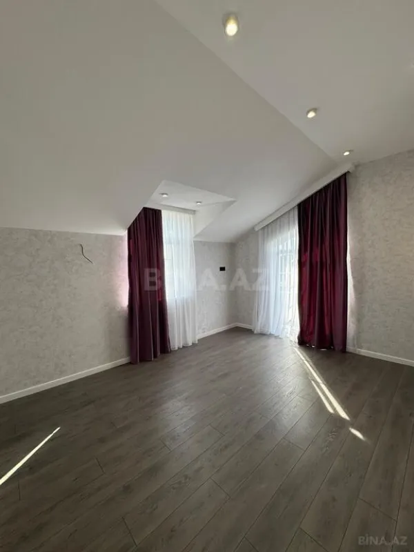 Satılır 6 otaqlı həyət evi 250 m²