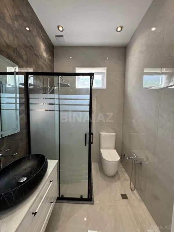 Satılır 6 otaqlı həyət evi 250 m²