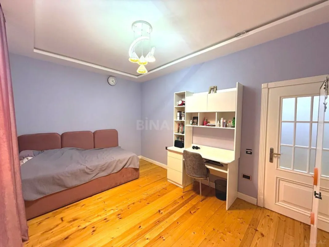 Satılır 4 otaqlı həyət evi 254.8 m²