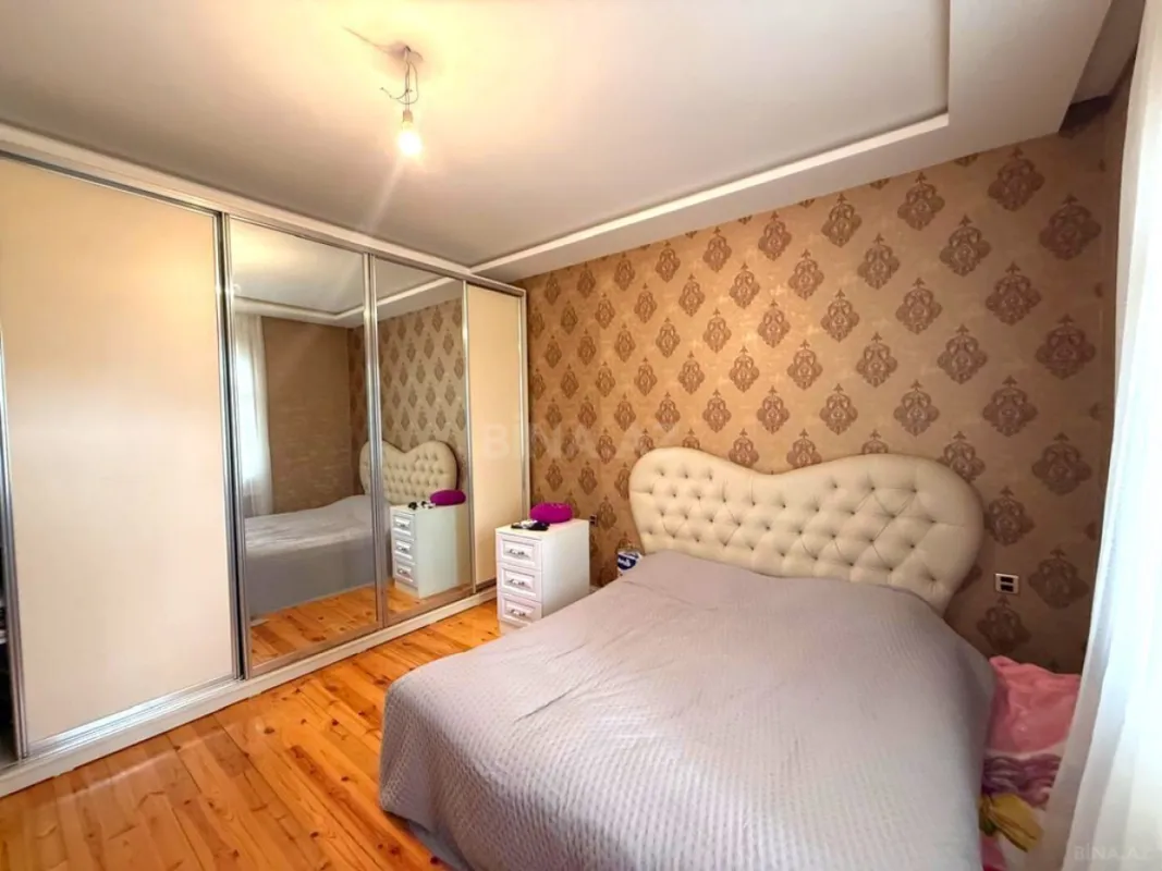 Satılır 4 otaqlı həyət evi 254.8 m²
