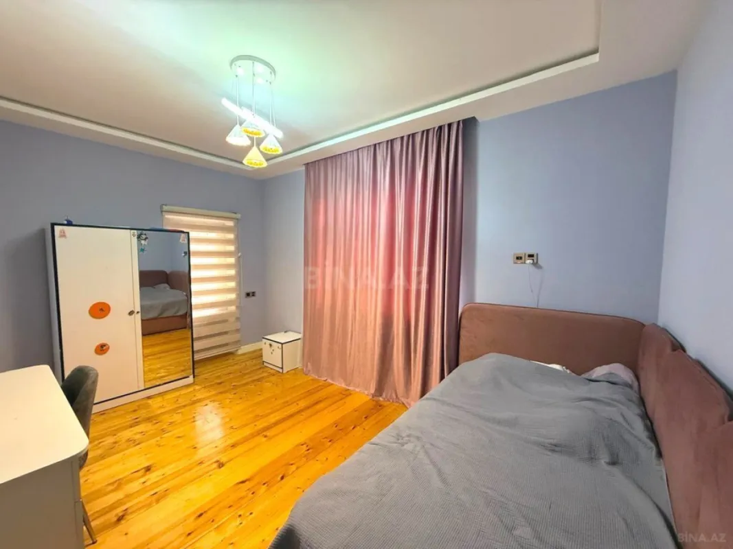 Satılır 4 otaqlı həyət evi 254.8 m²