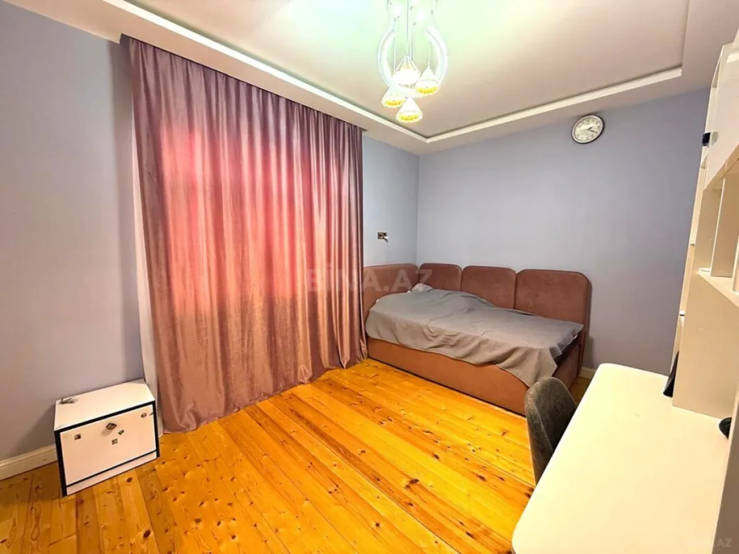 Satılır 4 otaqlı həyət evi 254.8 m²