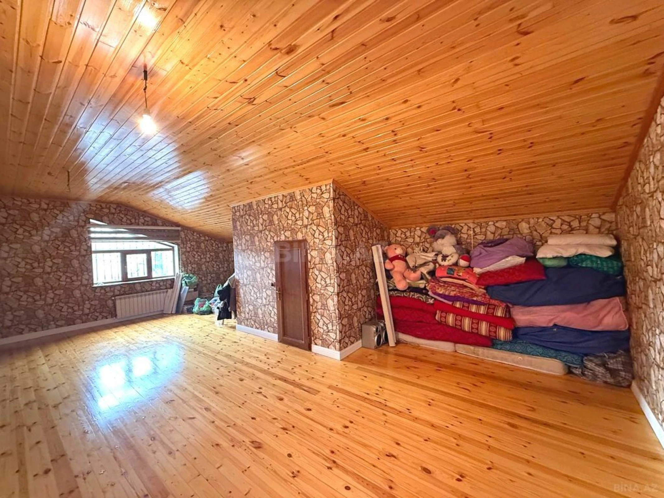 Satılır 4 otaqlı həyət evi 254.8 m²