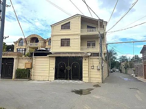 Satılır 4 otaqlı həyət evi 254.8 m²