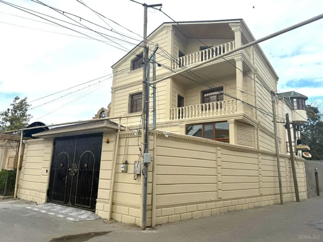 Satılır 4 otaqlı həyət evi 254.8 m²