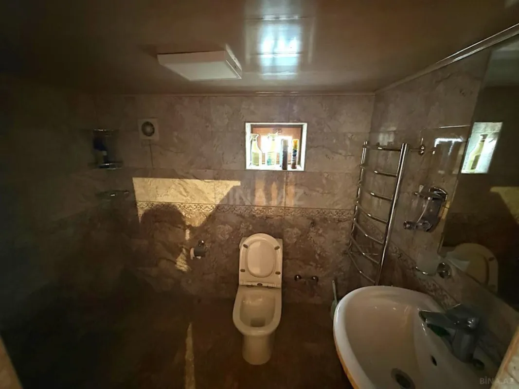 Satılır 4 otaqlı həyət evi 254.8 m²