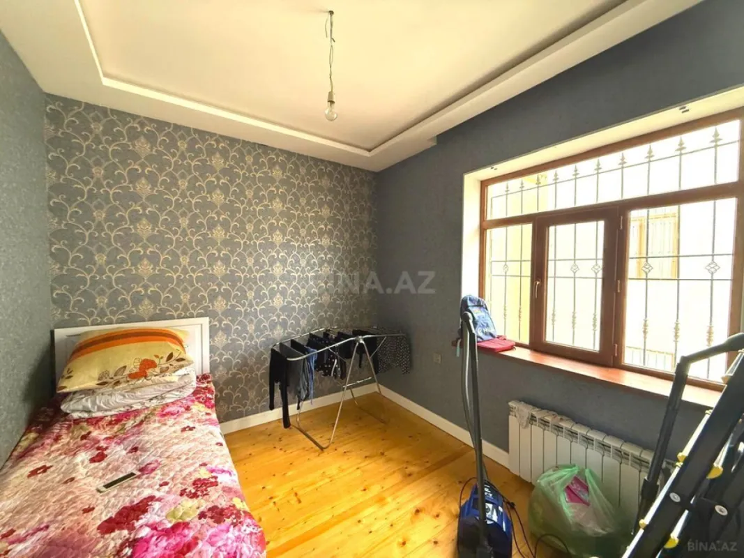 Satılır 4 otaqlı həyət evi 254.8 m²