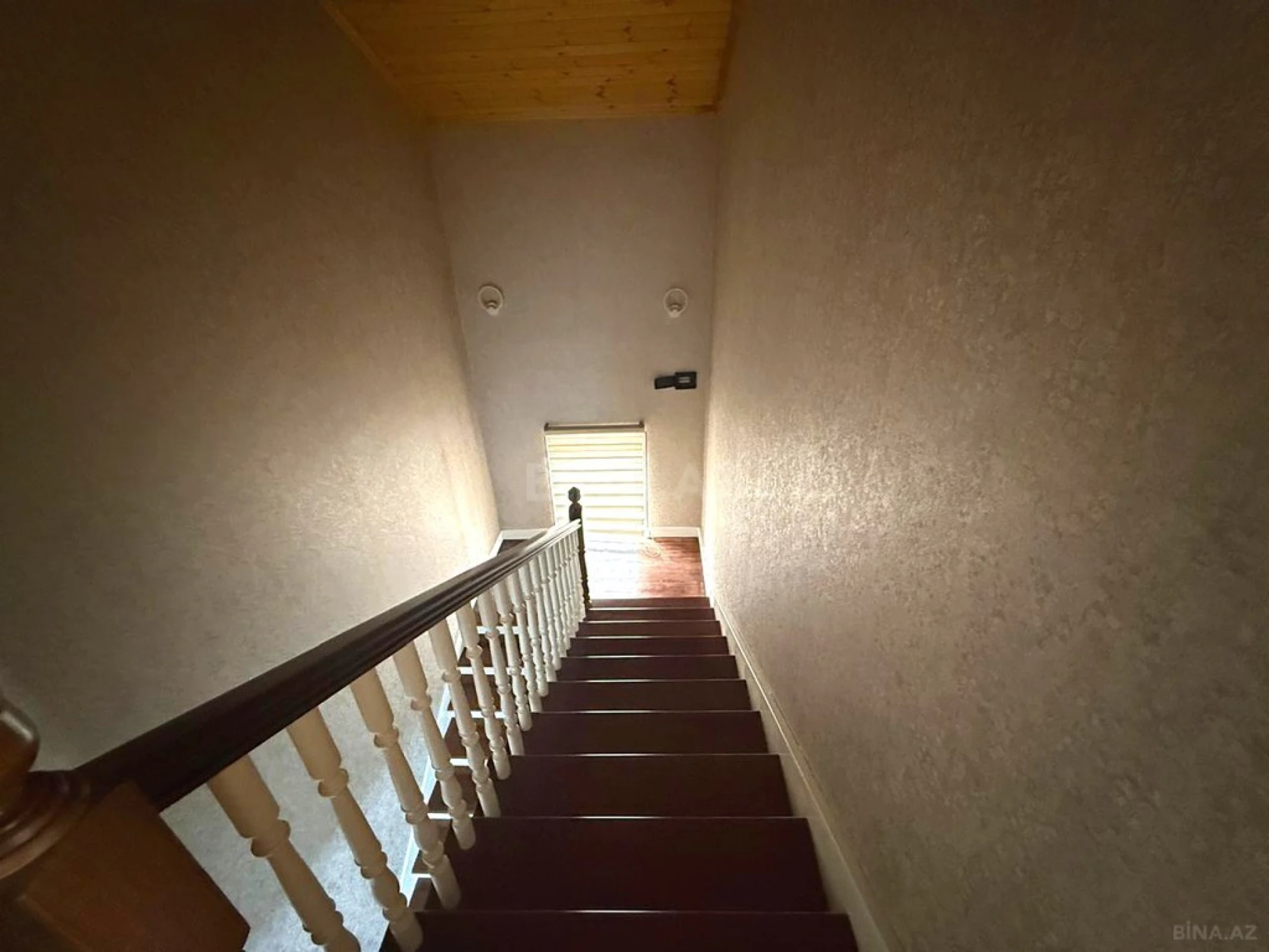 Satılır 4 otaqlı həyət evi 254.8 m²