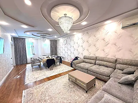 Satılır 4 otaqlı həyət evi 254.8 m²