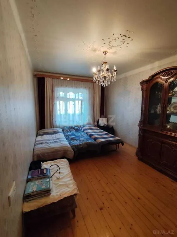 Satılır 4 otaqlı mənzil 107 m²