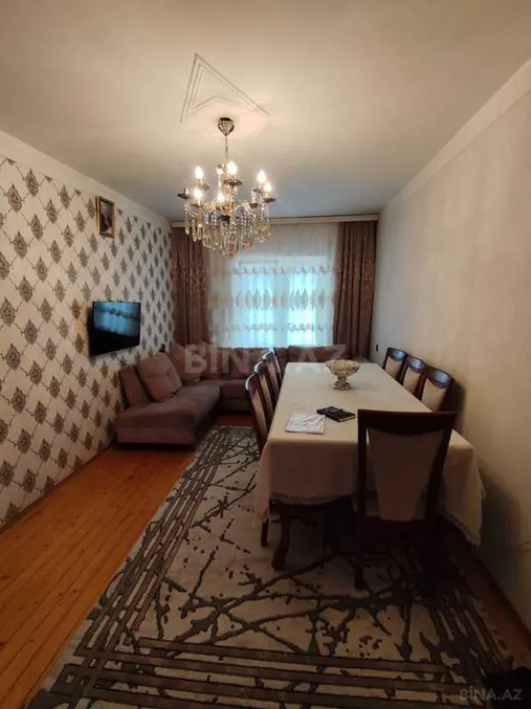 Satılır 4 otaqlı mənzil 107 m²
