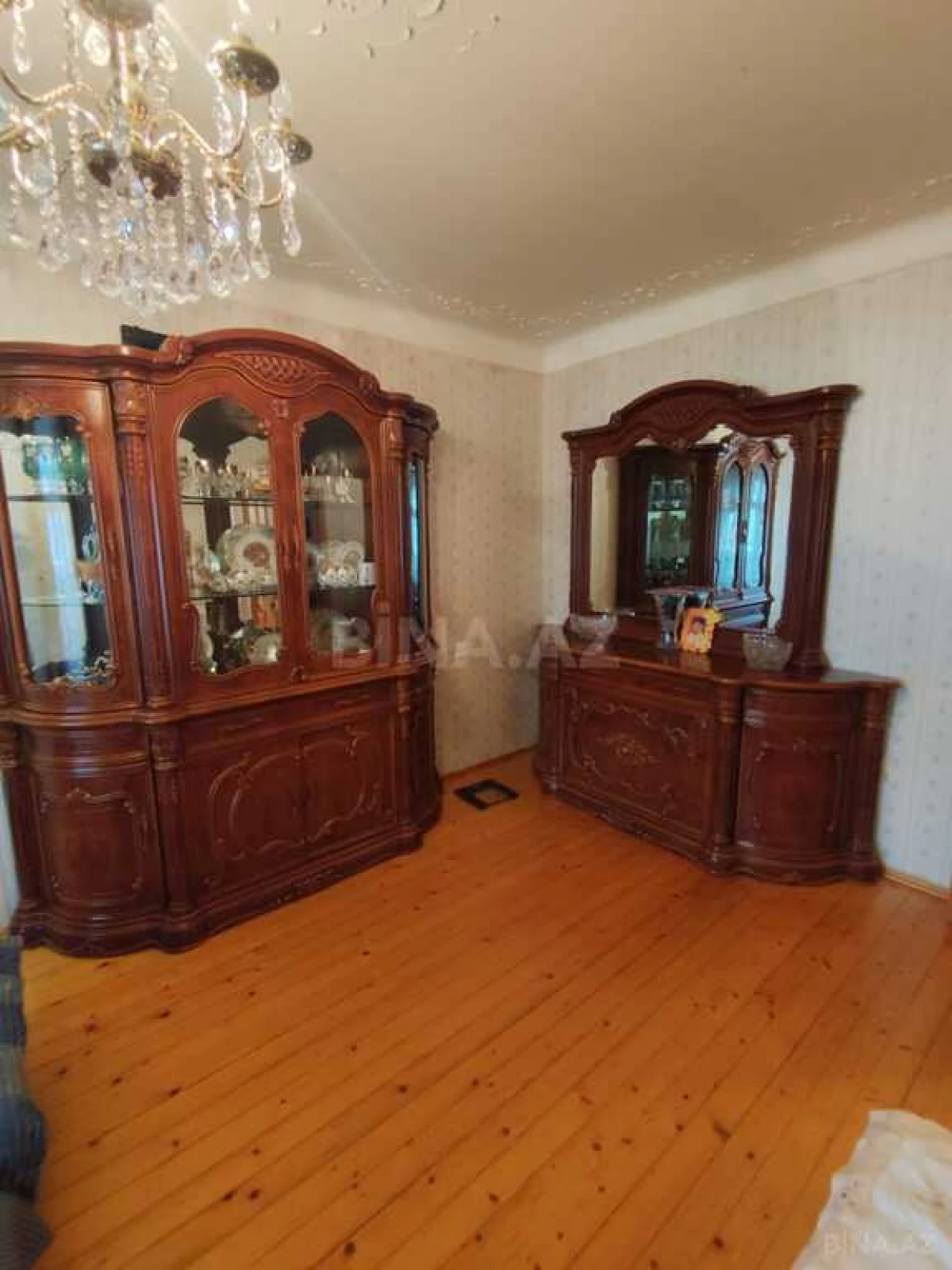 Satılır 4 otaqlı mənzil 107 m²