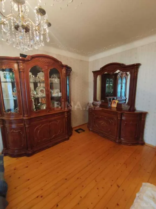 Satılır 4 otaqlı mənzil 107 m²