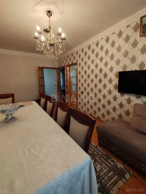Satılır 4 otaqlı mənzil 107 m²