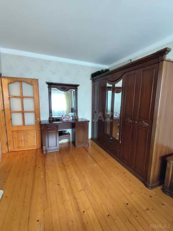 Satılır 4 otaqlı mənzil 107 m²