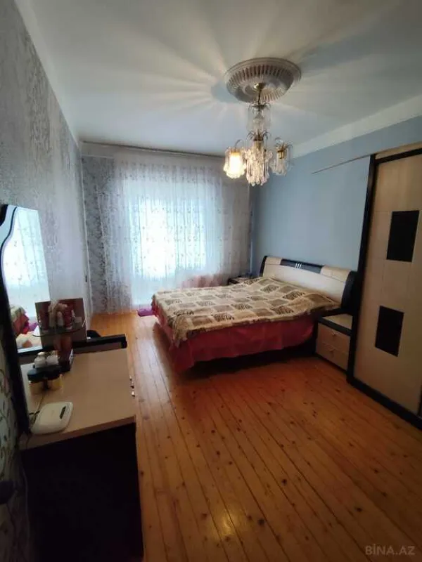 Satılır 4 otaqlı mənzil 107 m²