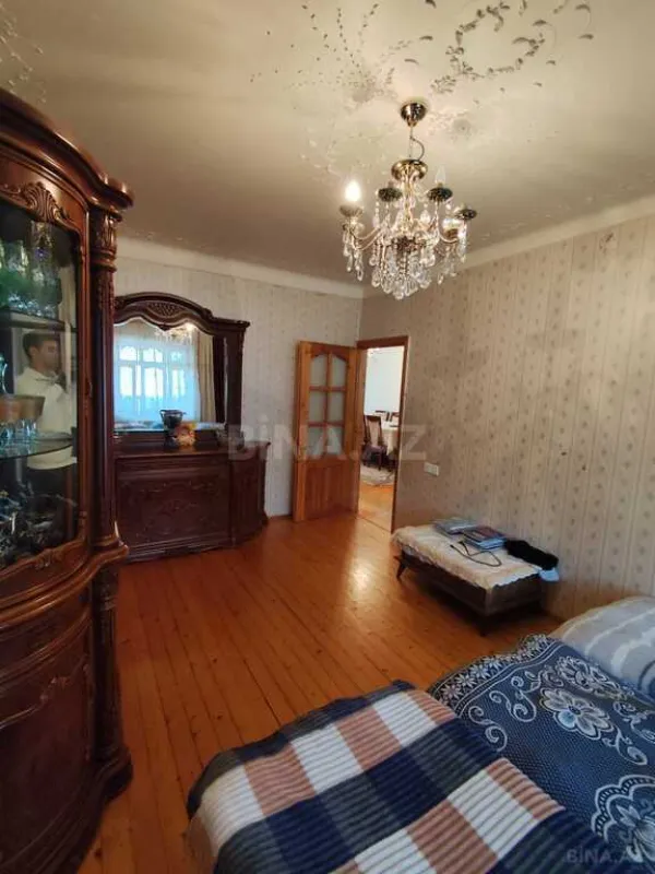 Satılır 4 otaqlı mənzil 107 m²