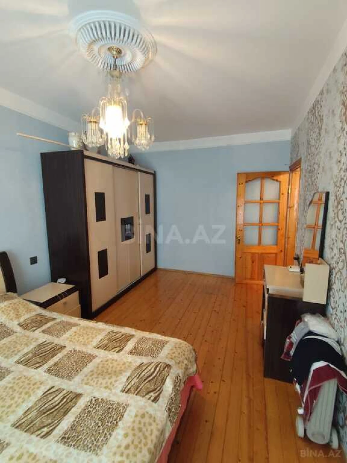 Satılır 4 otaqlı mənzil 107 m²