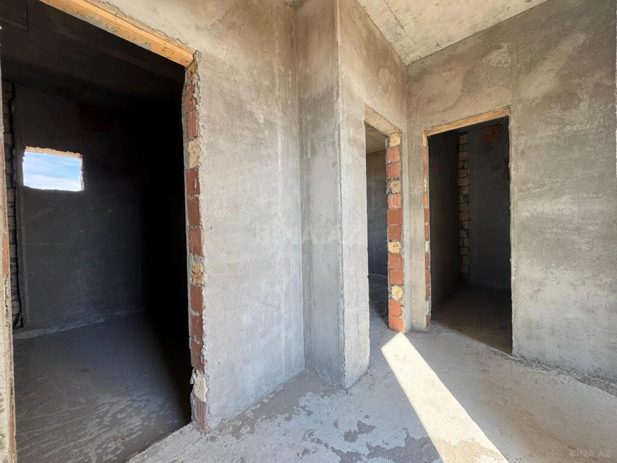 Satılır 5 otaqlı həyət evi 440 m²