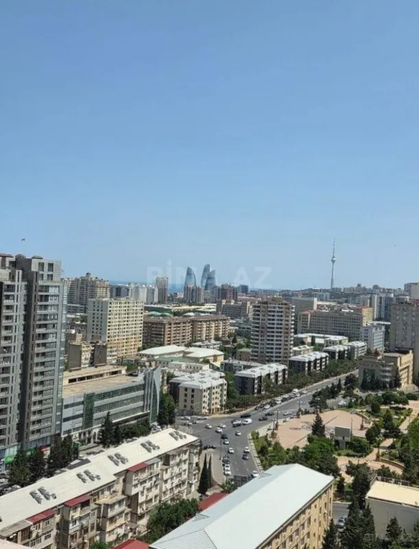 Satılır 3 otaqlı mənzil 170 m²