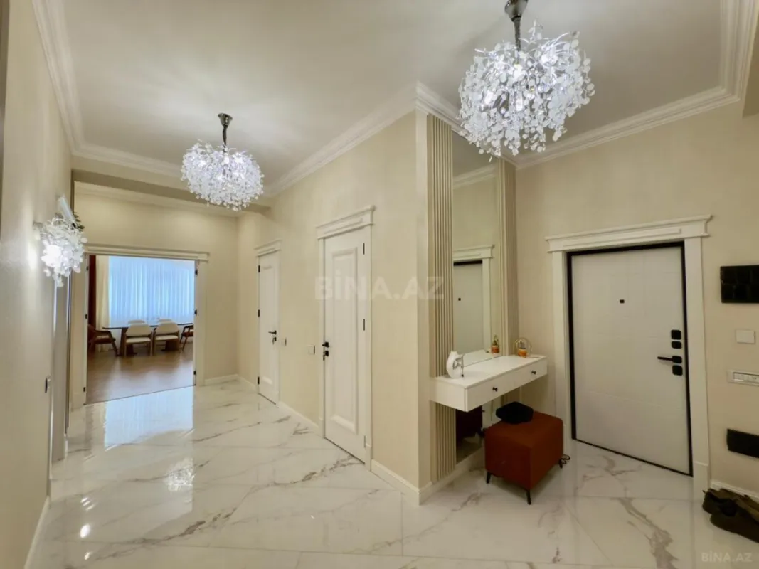 Satılır 3 otaqlı mənzil 120 m²