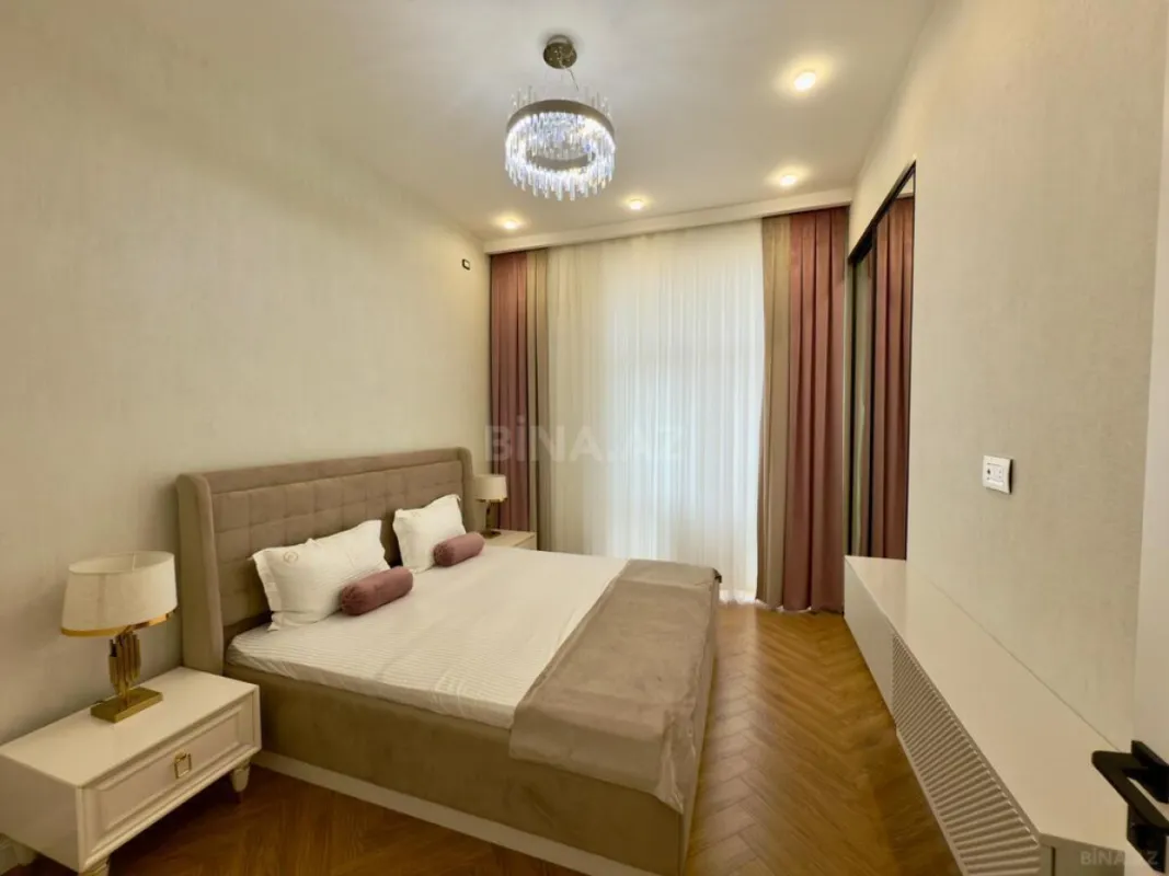 Satılır 3 otaqlı mənzil 120 m²