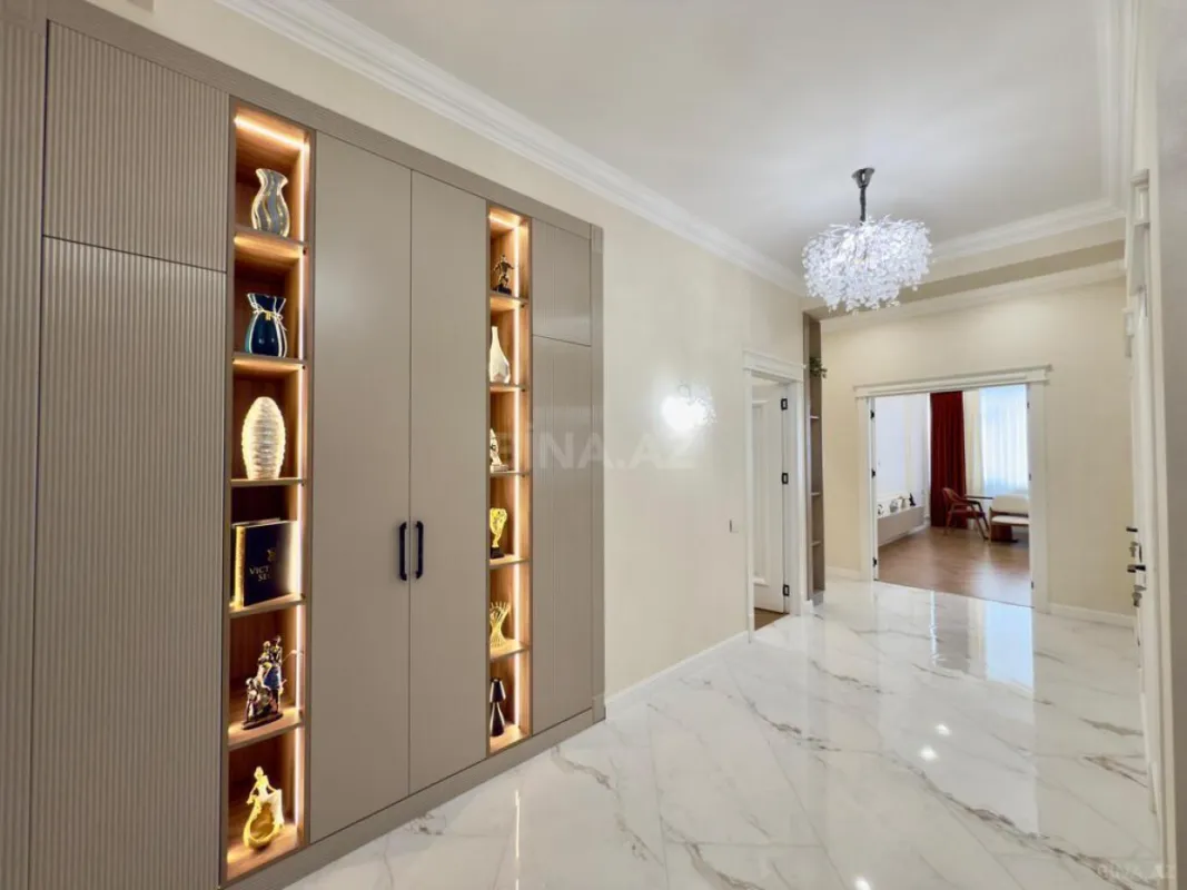 Satılır 3 otaqlı mənzil 120 m²