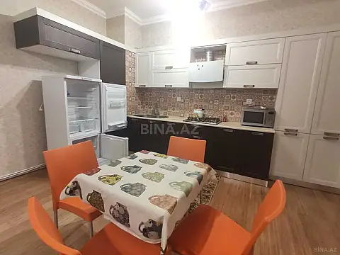 Kirayə verilir 2 otaqlı mənzil 65 m²