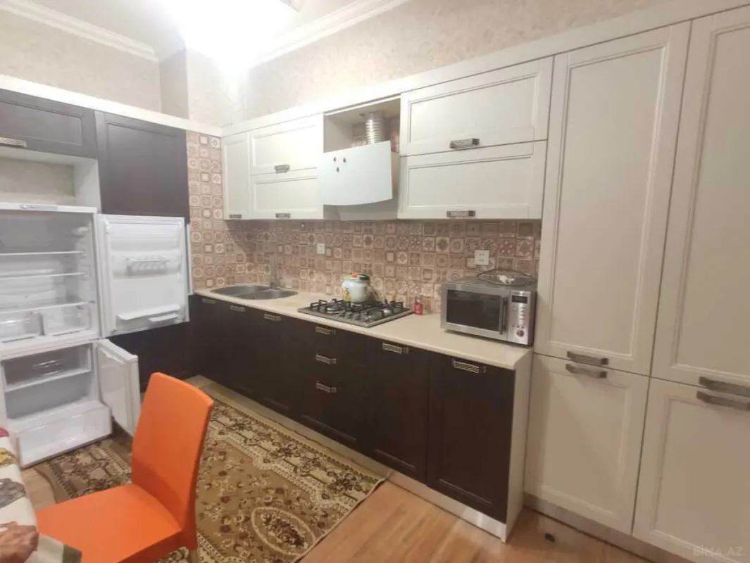 Kirayə verilir 2 otaqlı mənzil 65 m²
