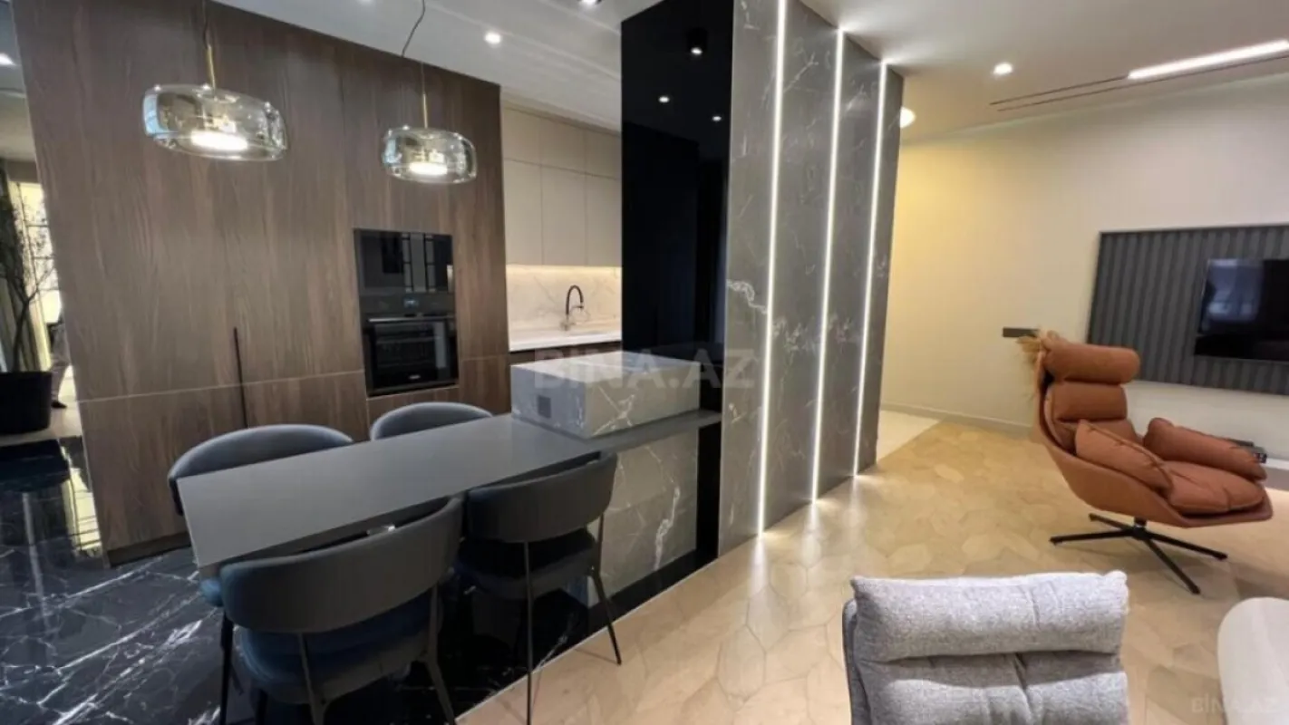 Satılır 3 otaqlı mənzil 150 m²