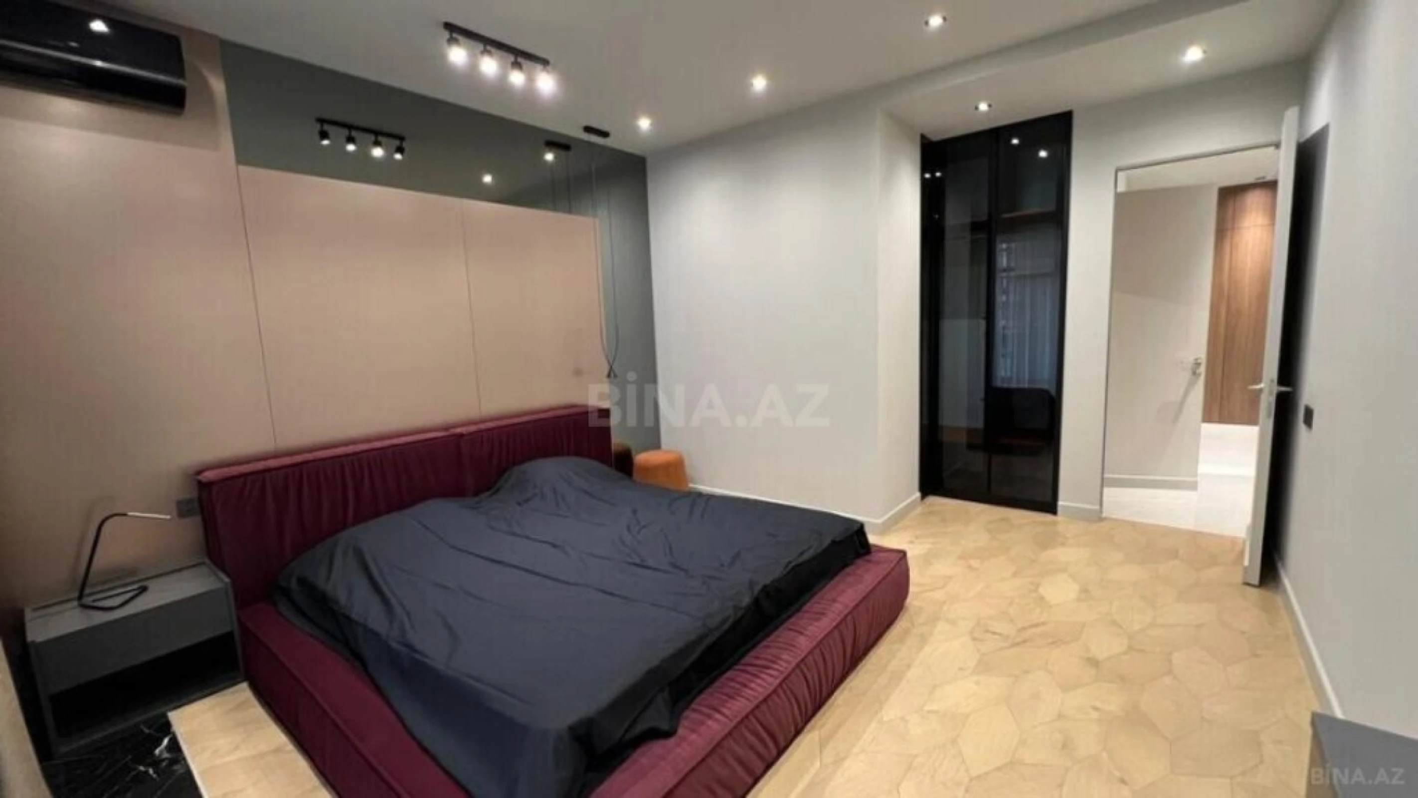 Satılır 3 otaqlı mənzil 150 m²
