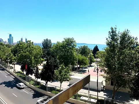 Satılır 3 otaqlı mənzil 160 m² — Bakı, Sahil qəs. 3 otaq 160.00 m²