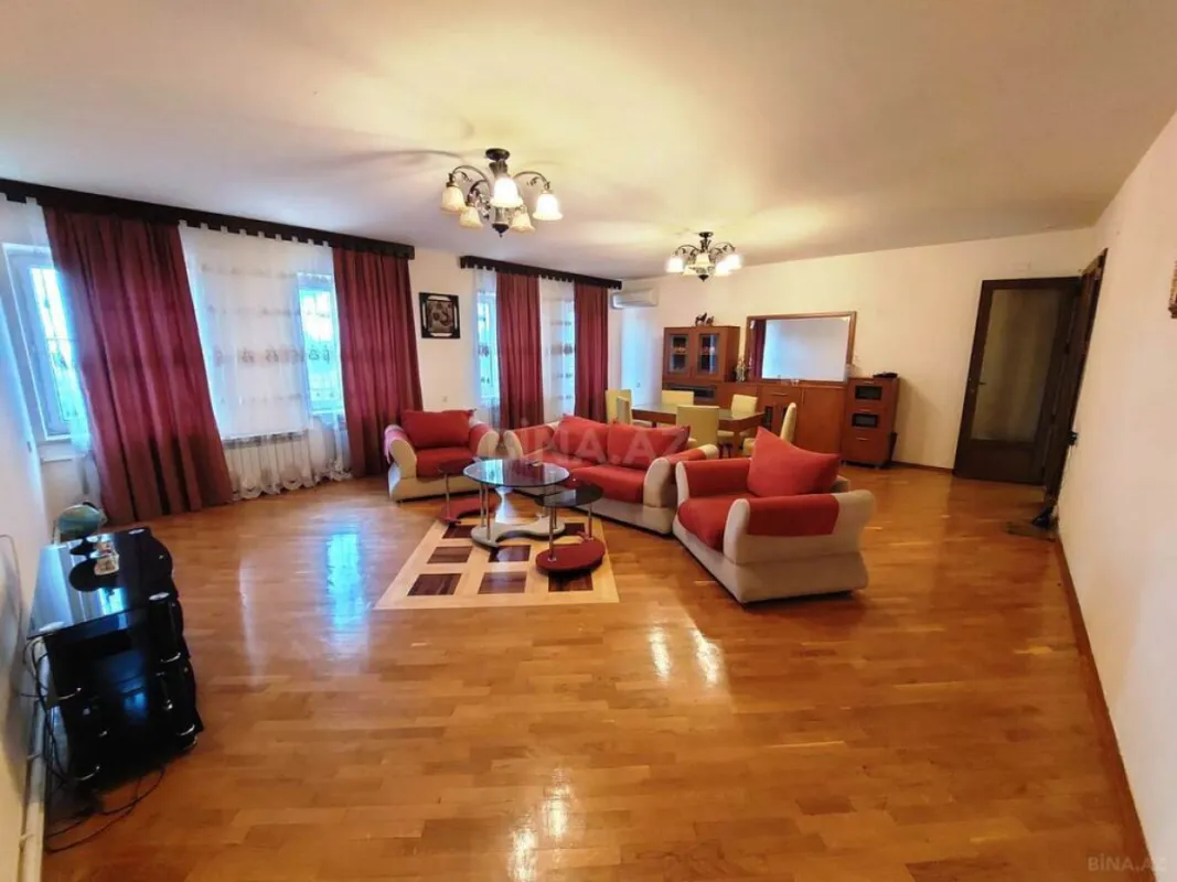 Satılır 3 otaqlı mənzil 160 m²