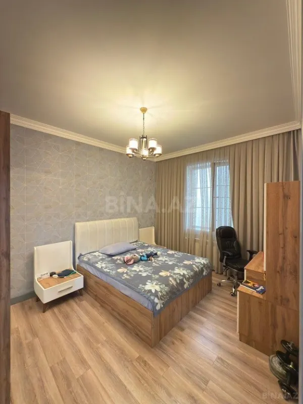Satılır 5 otaqlı həyət evi 350 m²