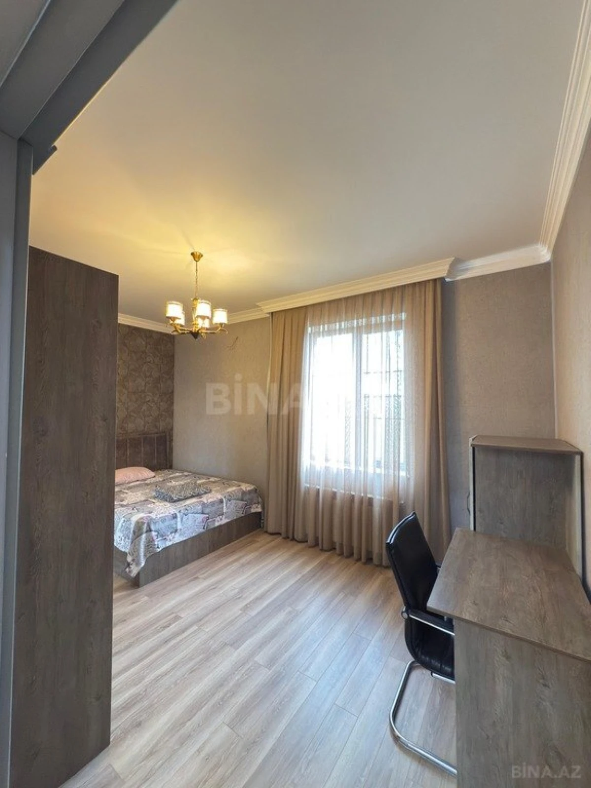 Satılır 5 otaqlı həyət evi 350 m²
