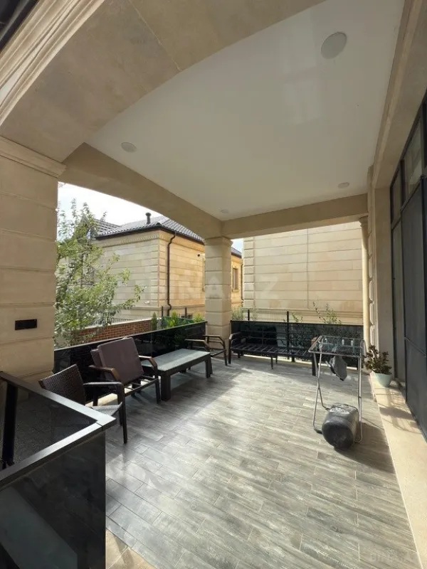 Satılır 5 otaqlı həyət evi 350 m²